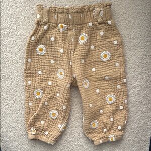 Tan Paperbag Baby Pants with Daisy Print - size 6-12 months